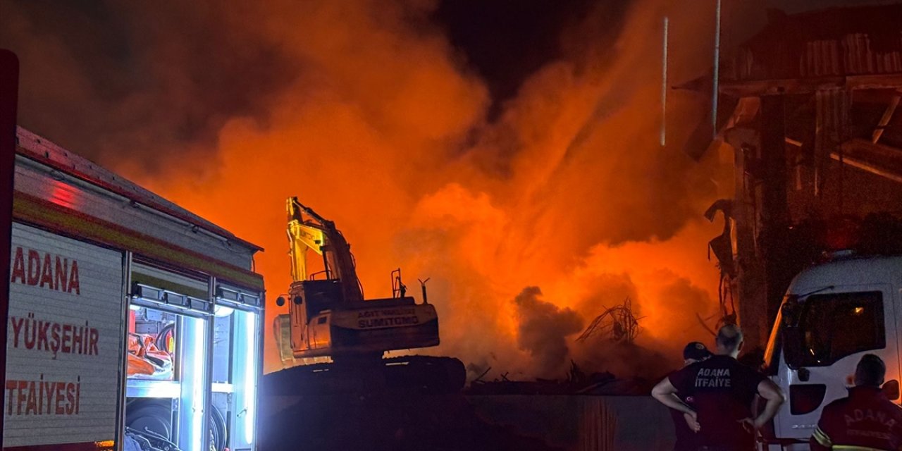 Adana'da motosiklet üretim tesisinde çıkan yangın kontrol altına alındı