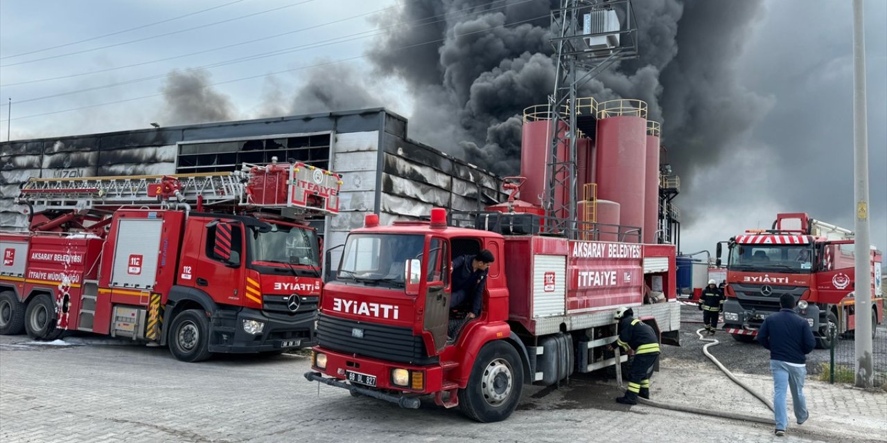 Aksaray'da atık yağ geri dönüşüm fabrikasında yangın