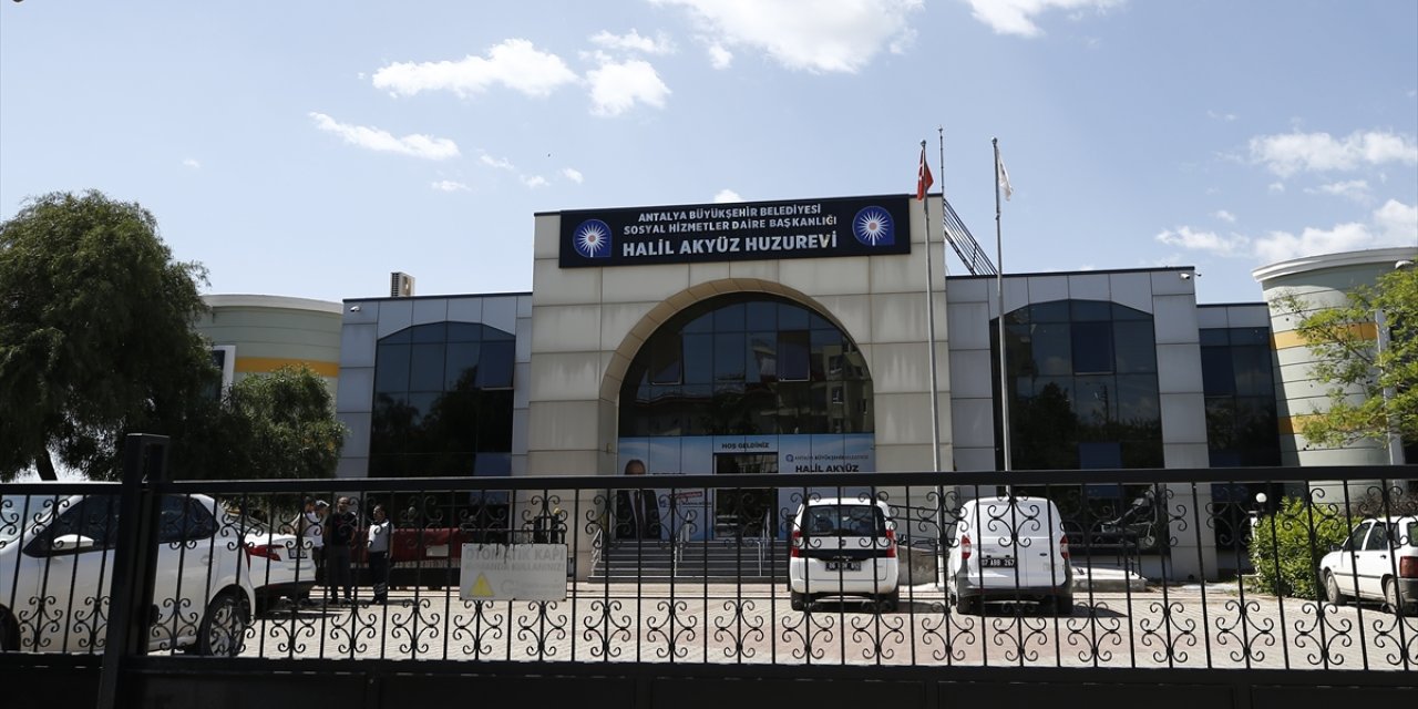 Antalya'da huzurevinde bıçaklı saldırıda 2 kişi öldü, 1 kişi yaralandı