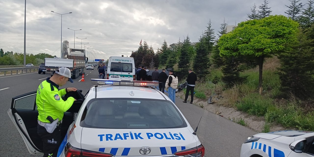 Ankara'da otomobille çarpışan motosikletin sürücüsü hayatını kaybetti