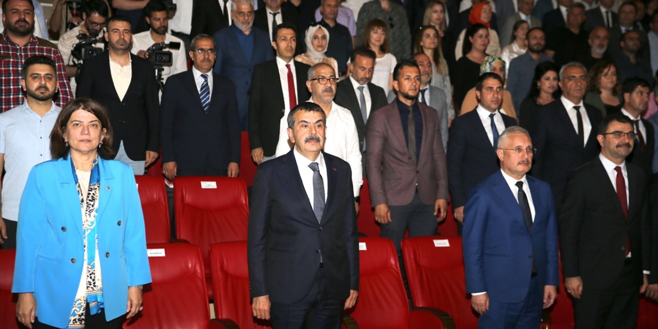 Bakan Tekin, Diyarbakır'da "İl Eğitim Yöneticileri Toplantısı"na katıldı: