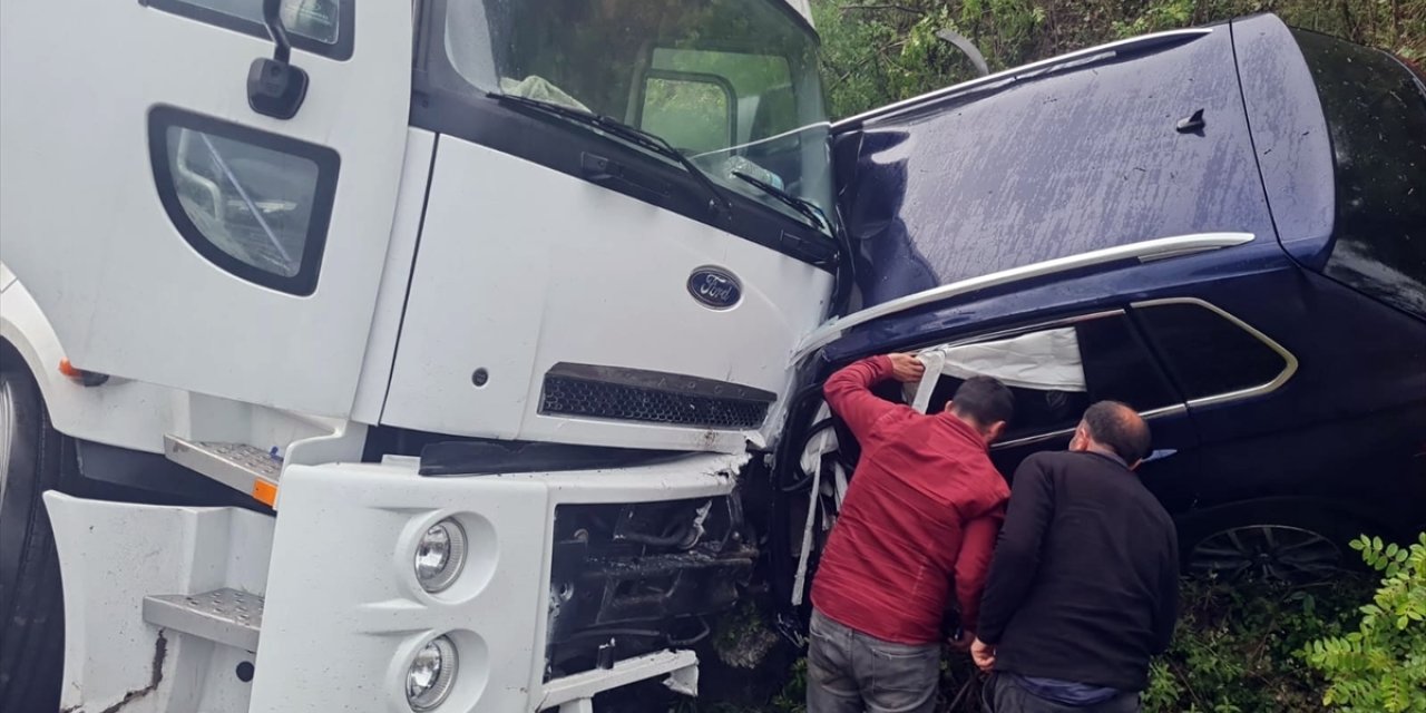 Bursa'daki trafik kazasında 2 kişi öldü