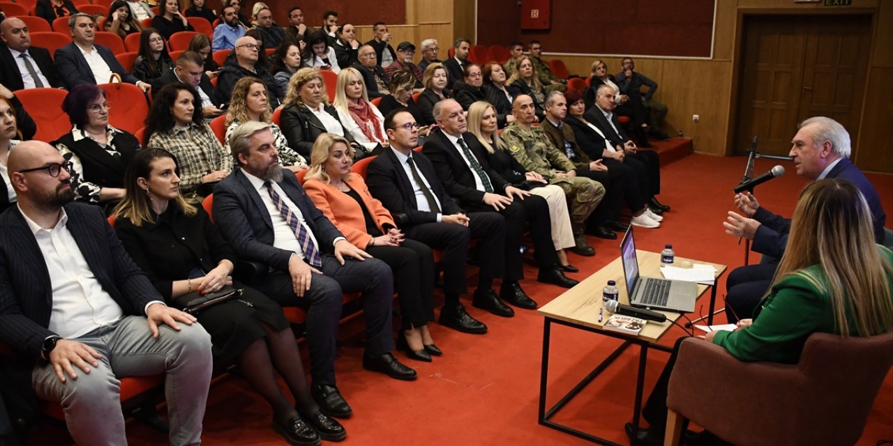 Kosova'da "Geçmişten Günümüze Filistin Meselesi" konferansı düzenlendi
