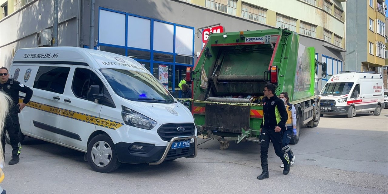 Bursa'da çöp arabasının çarptığı kadın hayatını kaybetti