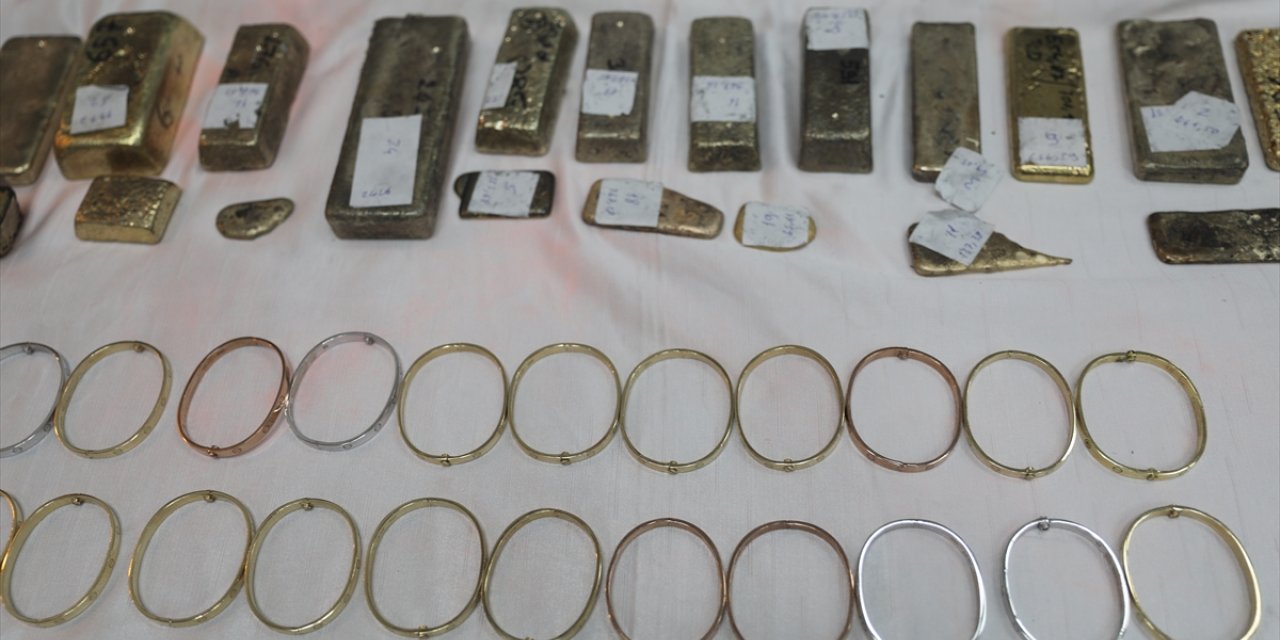 Kapıkule'de kullandığı tırda yaklaşık 19 kilogram altın bulunan sürücü tutuklandı