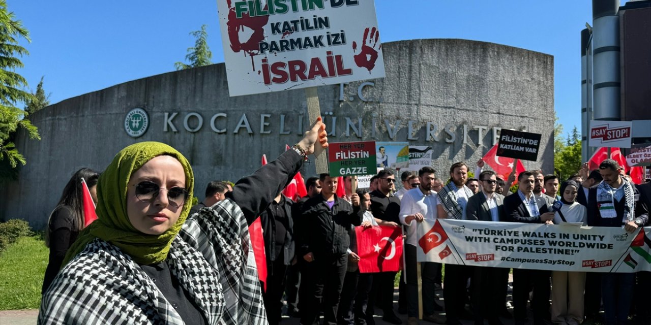 Kocaeli'de üniversite öğrencileri, İsrail'in Gazze'ye saldırılarını protesto etti