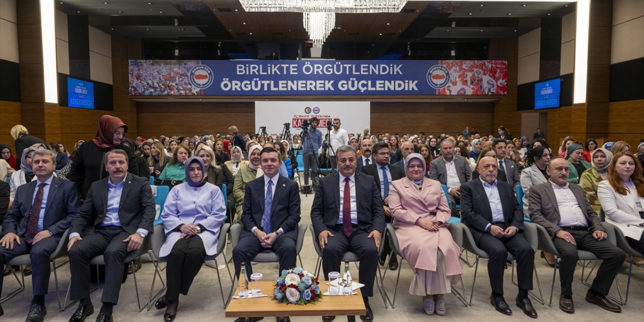 HAK-İŞ ve Memur-Sen "Türkiye Yüzyılında Kadın Emeği Paneli ve Çalıştayı" gerçekleştirdi