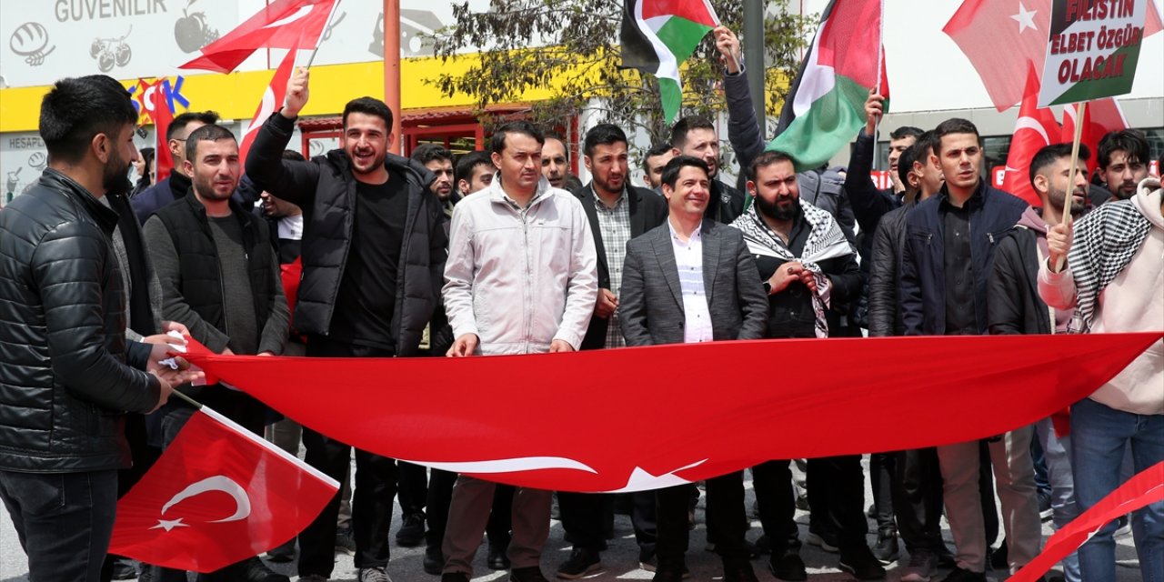 Bitlis Eren Üniversitesinde İsrail'in Gazze'ye saldırıları protesto edildi