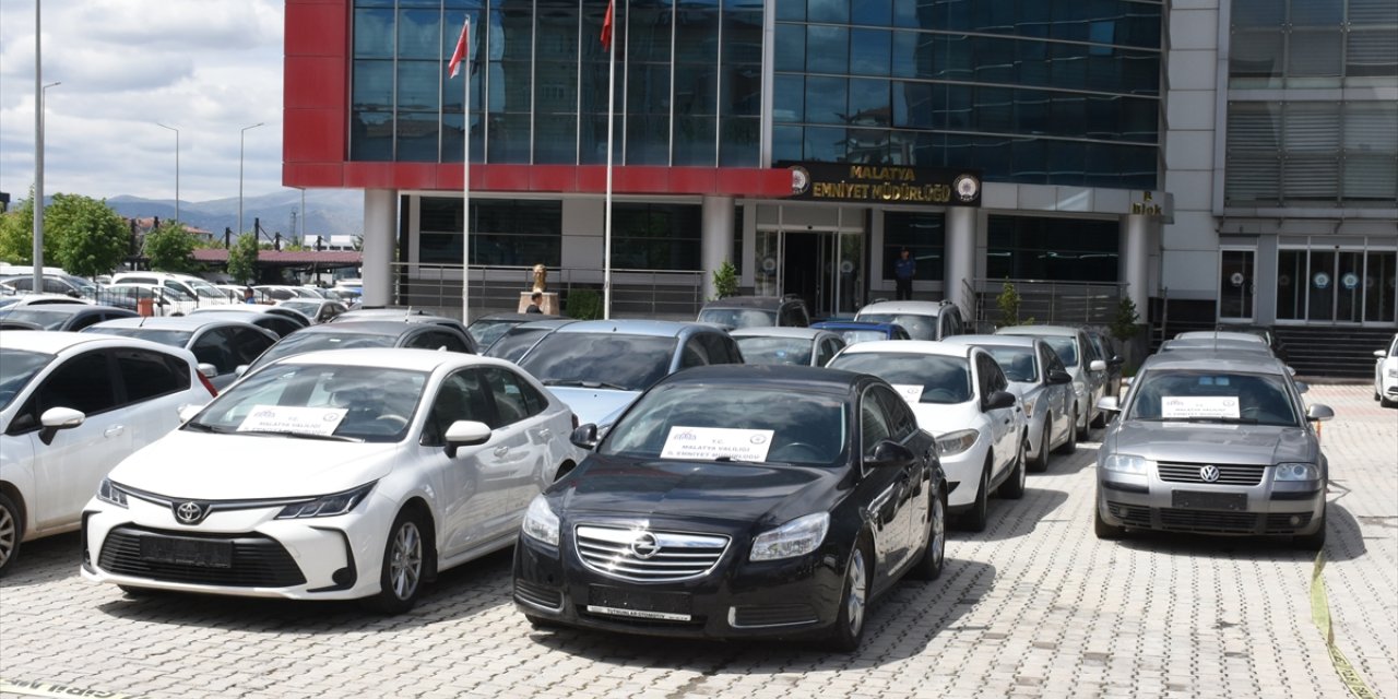 Malatya'da araçlara "change" işlemi yapan 11 zanlı yakalandı