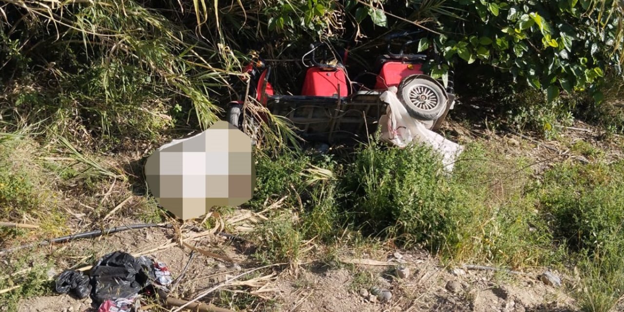 Alanya'da dere yatağına yuvarlanan motosikletin sürücüsü hayatını kaybetti