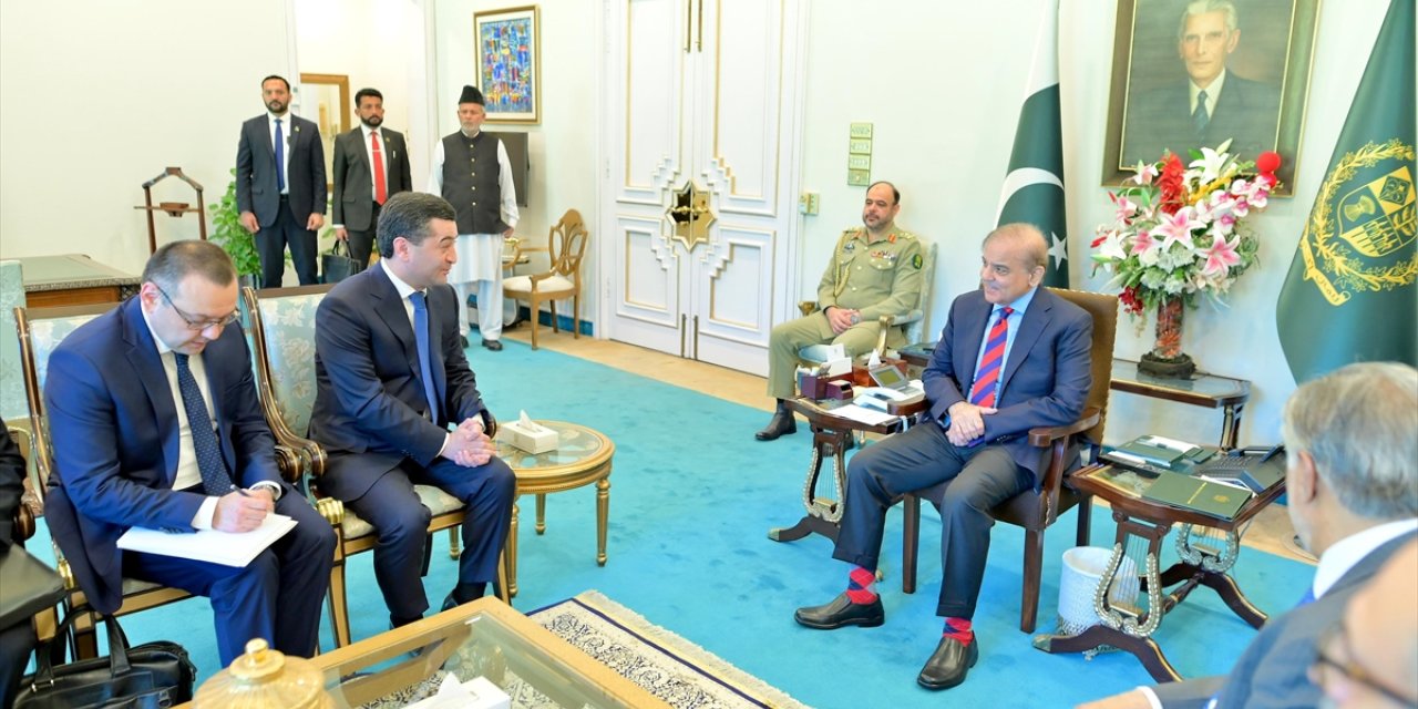 Pakistan ve Özbekistan'dan "Afganistan'da barış, bölgesel bağlantı için önemli" vurgusu