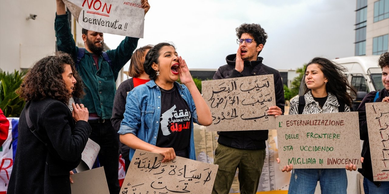 Tunus’ta Avrupa’nın göç politikası protesto edildi