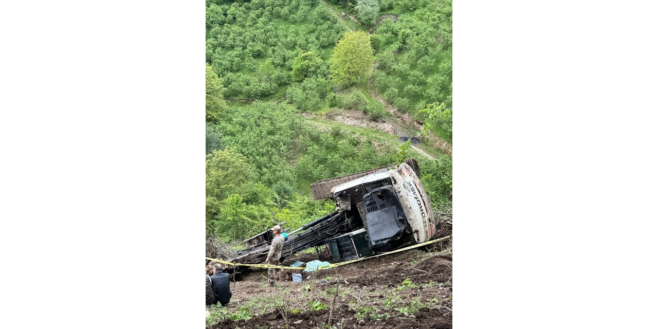 Ordu'da iş makinesinin devrildiği kazada sürücü hayatını kaybetti