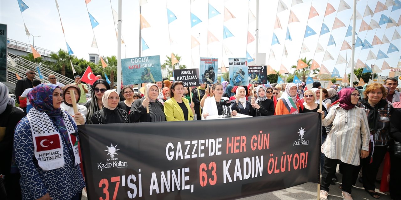 Antalya'da kadınlar Gazze'deki mazlum anneler için toplandı