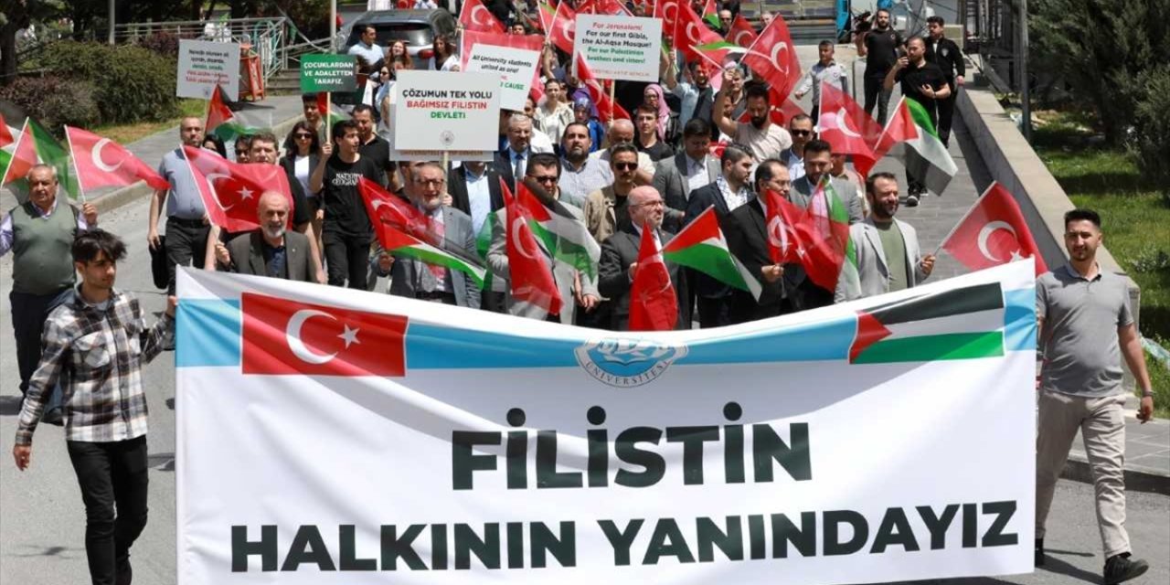 Kayseri Üniversitesinde Filistin'e destek yürüyüşü yapıldı