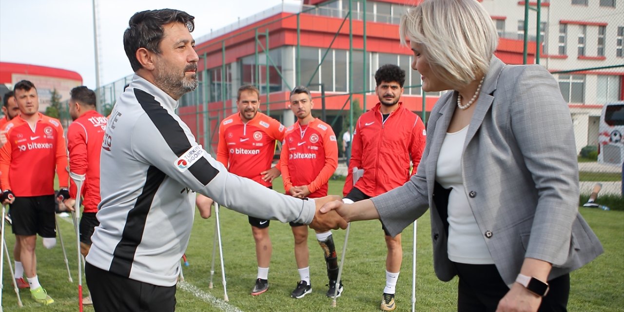 Çorum'da engelli derneklerinden Ampute Milli Futbol Takımı'na ziyaret