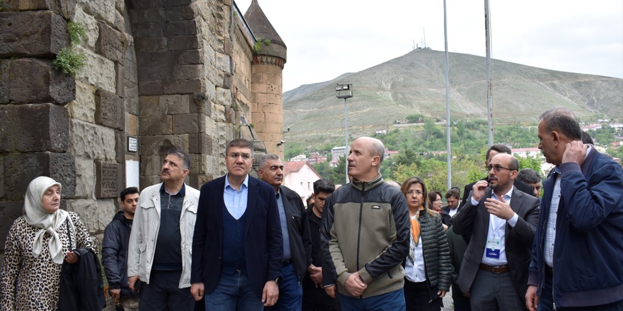 YÖK Başkanı Prof. Dr. Özvar, Bitlis'teki tarihi mekanları gezdi: