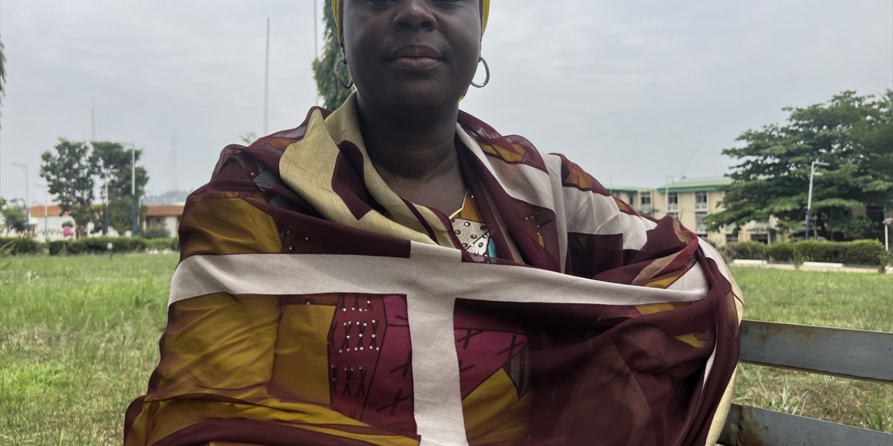 Nijeryalı Ayşe, eşi öldükten sonra hem üniversite okudu hem de iki oğlunu okuttu: