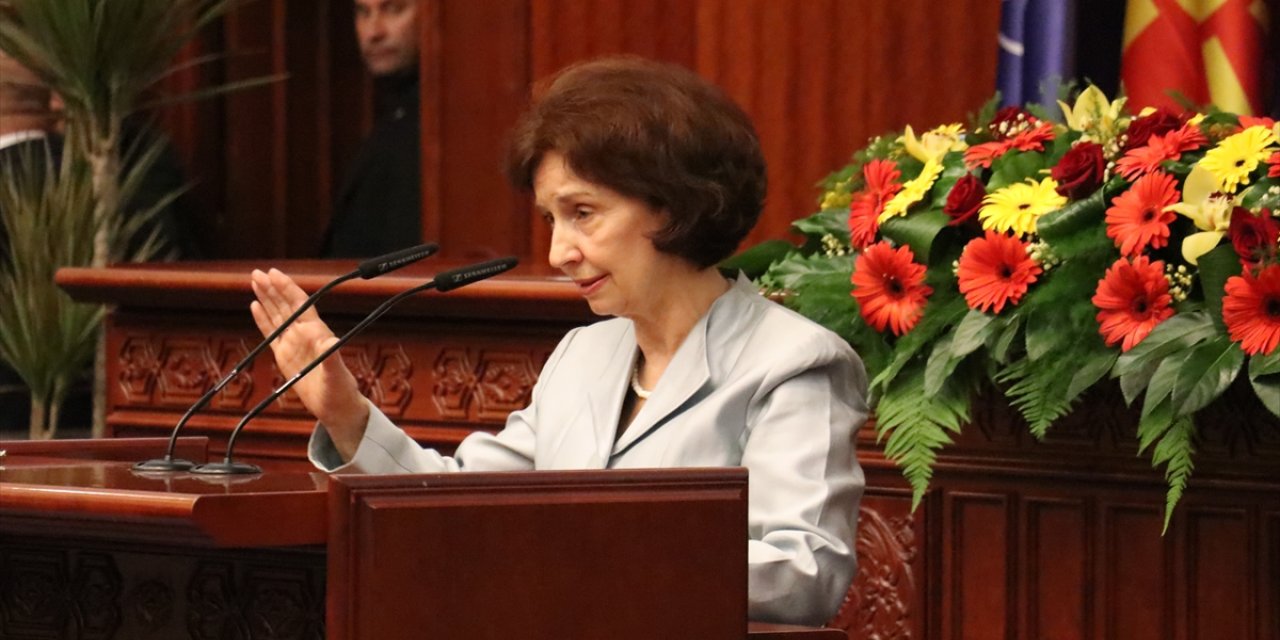 Kuzey Makedonya'nın ilk kadın cumhurbaşkanı görevi resmen devraldı
