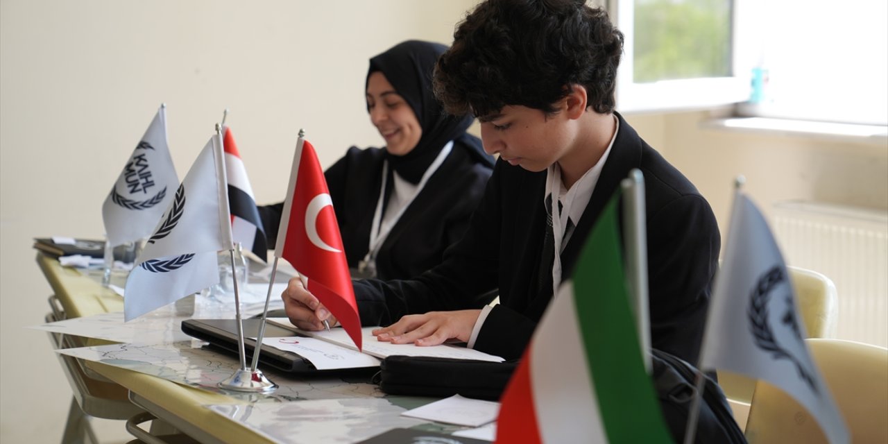 Kartal Anadolu İmam Hatip Lisesinin düzenlediği "Model Birleşmiş Milletler Konferansı" sona erdi