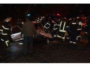 Kocaeli'de otomobiller çarpıştı: 2 ölü, 3 yaralı