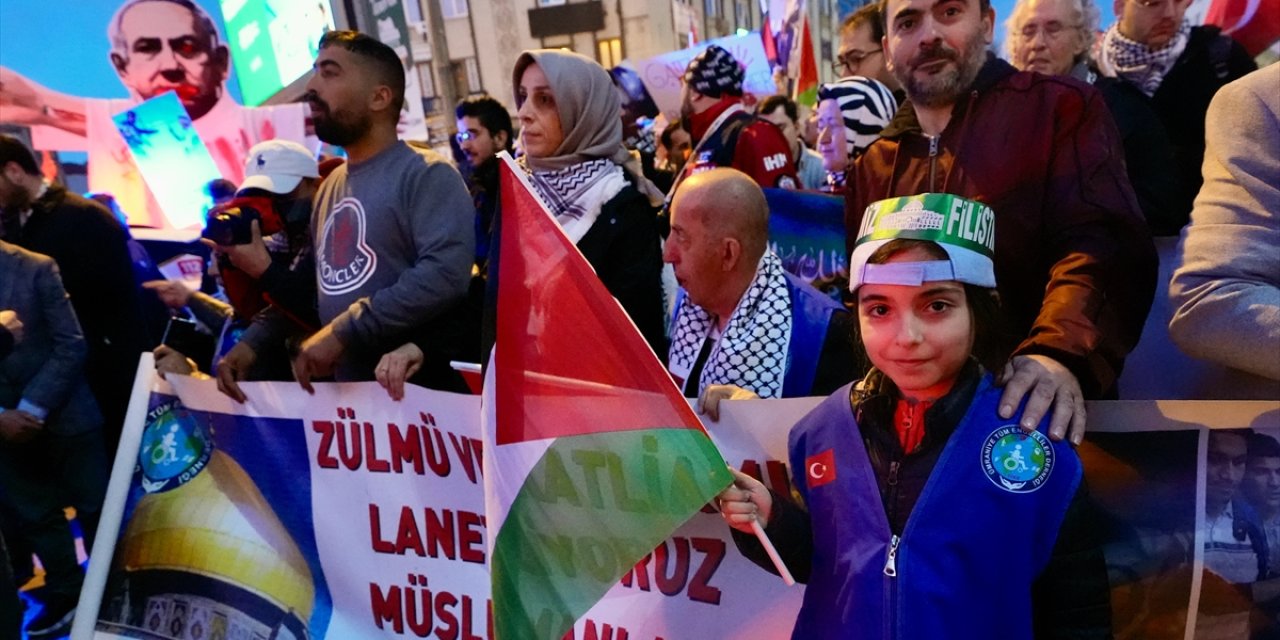 Ümraniye'de Filistin'e destek yürüyüşü düzenlendi