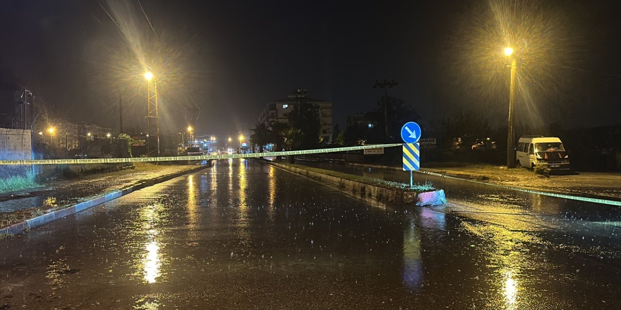 Hatay'da sağanak hayatı olumsuz etkiledi