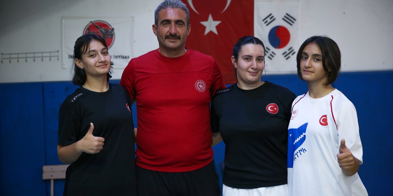 Antrenör babanın karateci kızları müsabakalara birlikte hazırlanıyor