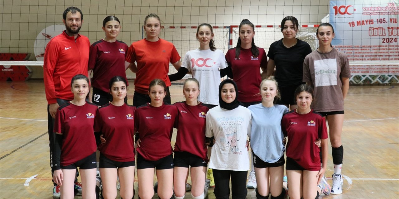 İlçeden çıkıp kendilerinden büyük rakiplerini yenen voleybolcu kızlar şampiyonluk peşinde