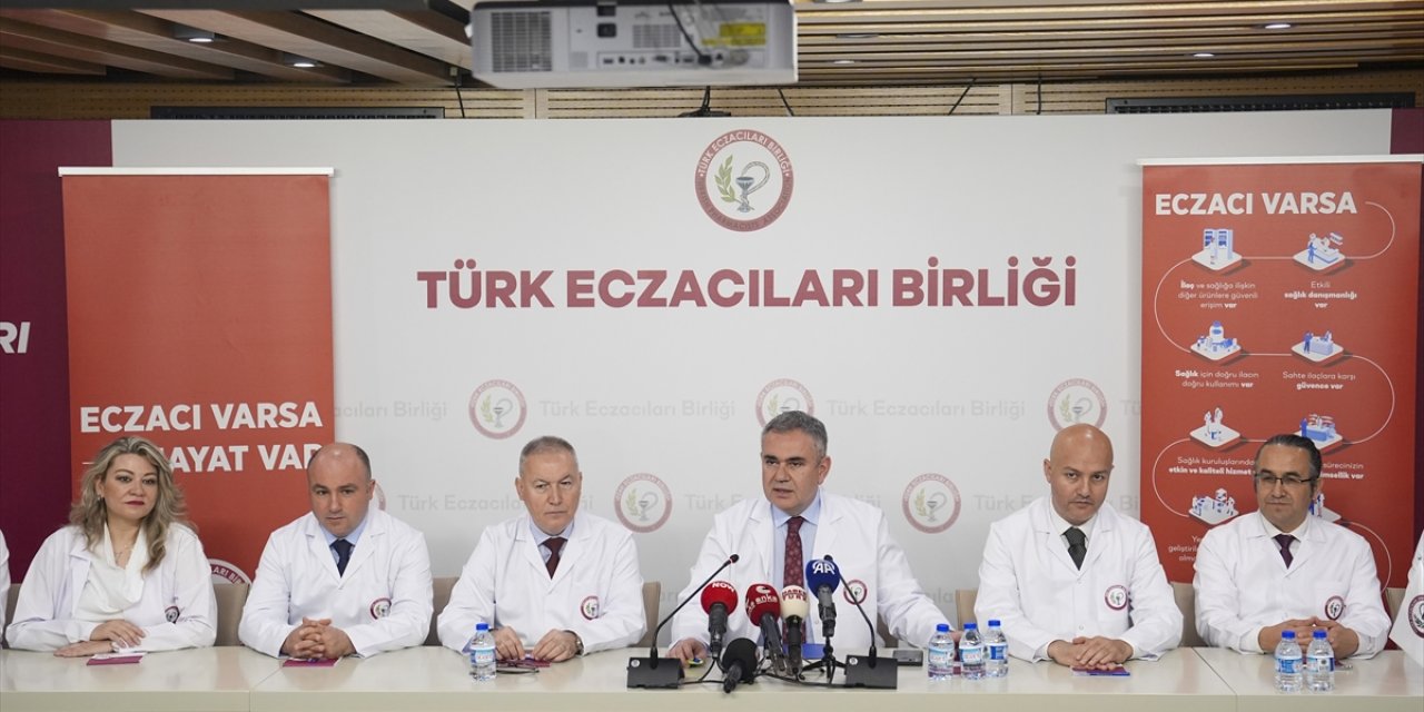 Türk Eczacıları Birliği Başkanı Arman Üney açıklamalarda bulundu: