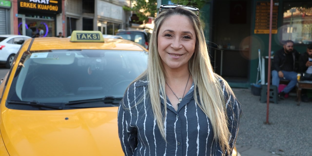 Kadın taksi sürücüsü İstanbul'da başladığı mesleğine Tekirdağ'da devam ediyor
