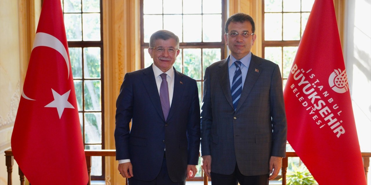 Gelecek Partisi Genel Başkanı Davutoğlu, İmamoğlu'nu ziyaret etti