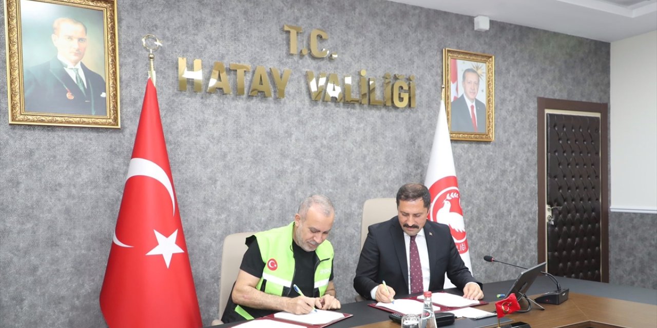 Hatay Valiliği ile Ahbap Derneği arasında gençlik merkezi yapım protokolü imzalandı