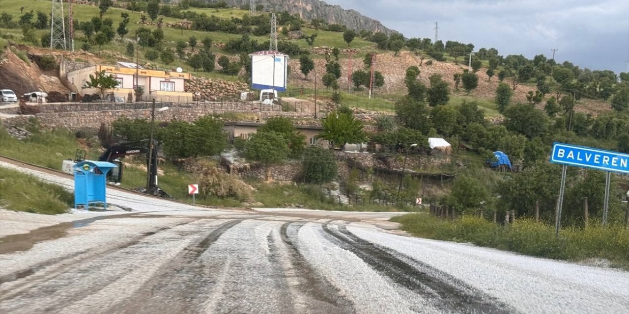 Şırnak'ta sağanak ve dolu etkili oldu