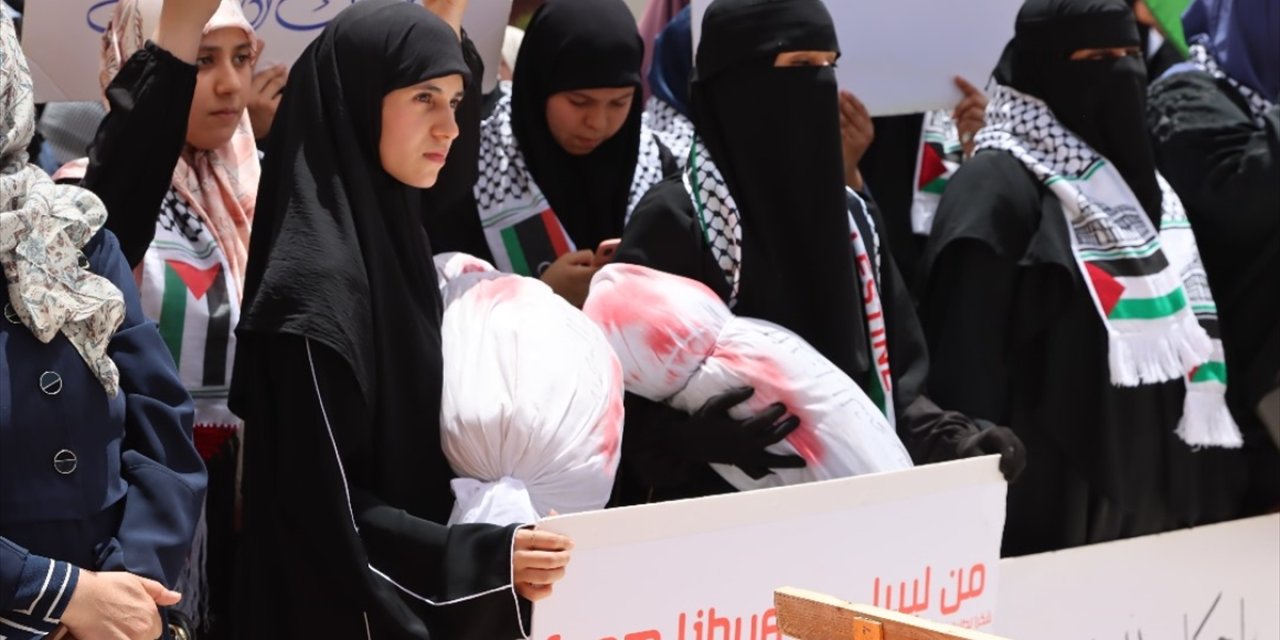 Libya'daki Trablus Üniversitesi öğrencileri Gazze’ye destek gösterisi düzenledi