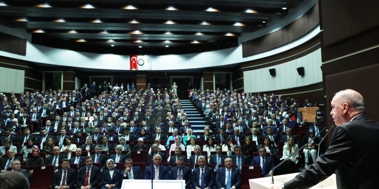 Cumhurbaşkanı ve AK Parti Genel Başkanı Erdoğan Genişletilmiş İl Başkanları Toplantısı'nda konuştu: (1)