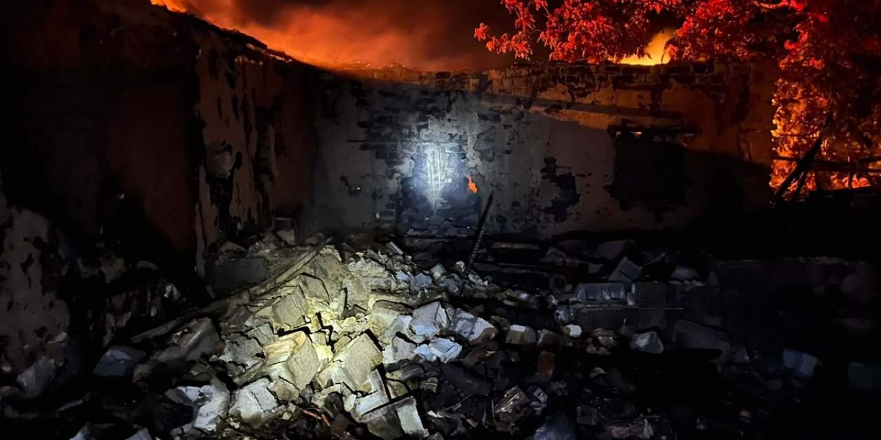 Burdur'da hasara neden olan yangınlar söndürüldü