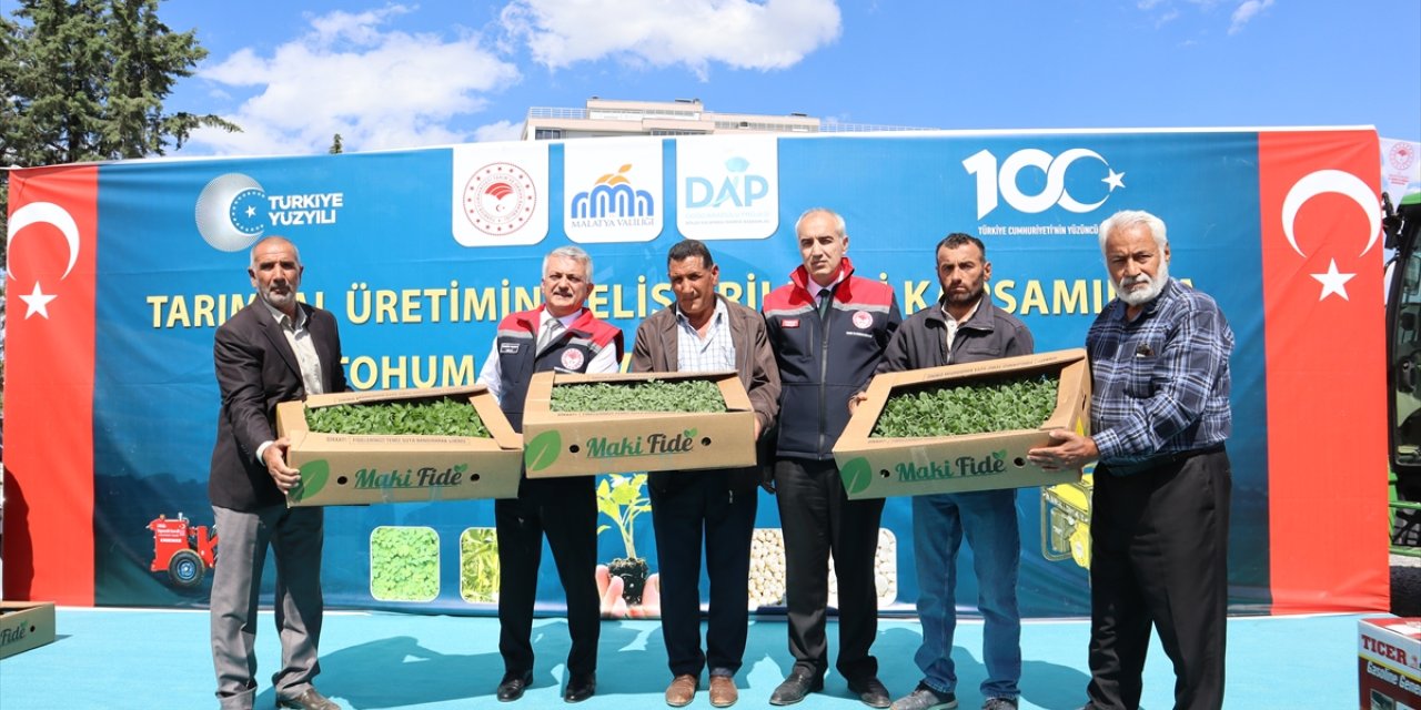 Malatyalı çiftçilere tohum, fide ve ekipman dağıtıldı