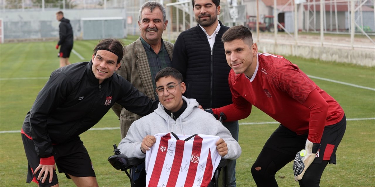 Sivasspor Teknik Direktörü Uygun, sezonu değerlendirdi: