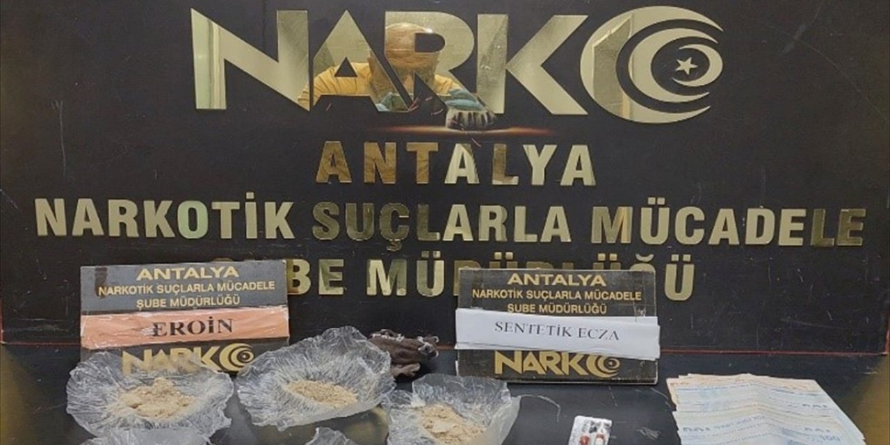 GÜNCELLEME - Antalya'da 25 adrese eş zamanlı uyuşturucu operasyonu düzenlendi