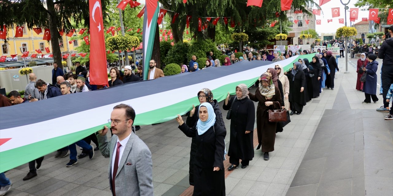 Trabzon'da Filistin'e destek için yürüyüş ve oturma eylemi yapıldı