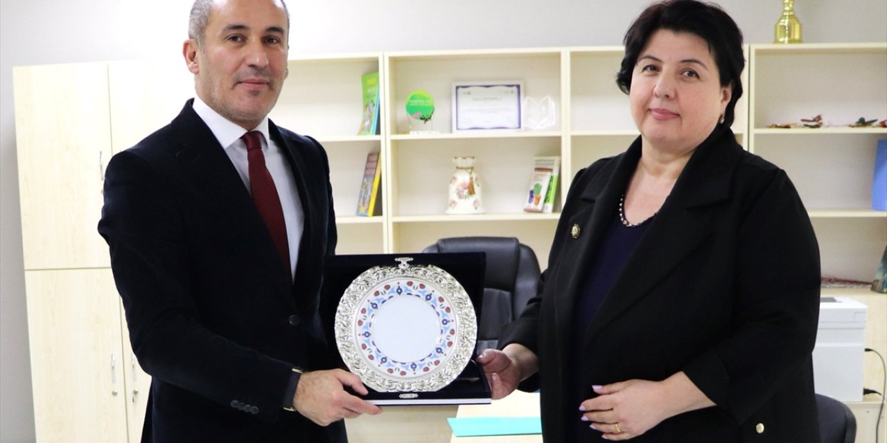 Gürcistan'da YEE ile Tiflis 169. Devlet Okulu, "Tercihim Türkçe" protokolü imzaladı