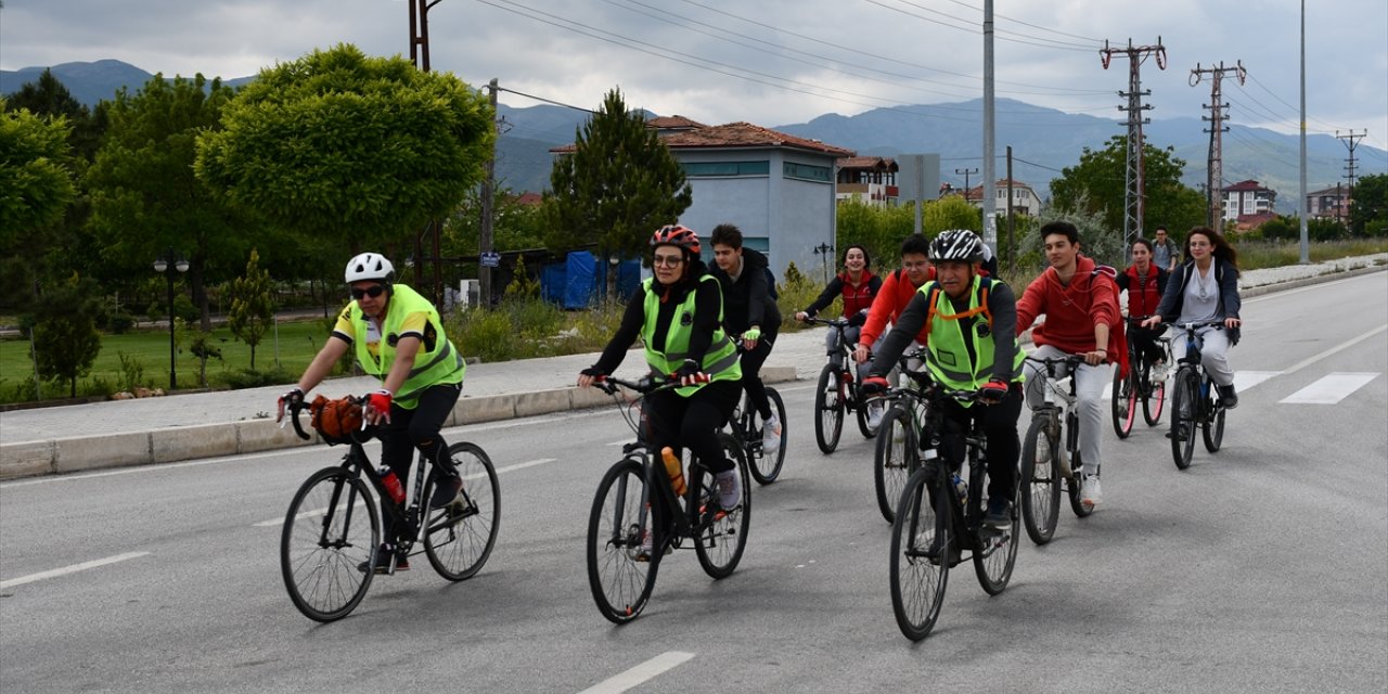 Atatürk'ün doğduğu evin bahçesinden alınan toprak Amasya'ya ulaştı