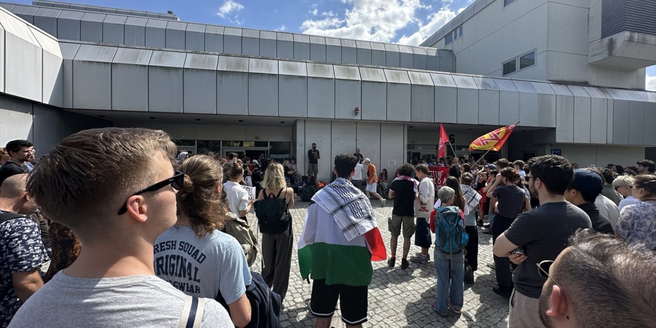 Berlin’de öğrenciler Filistin destekçilerine yönelik baskıları protesto etti