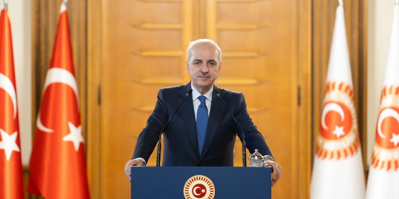 TBMM Başkanı Kurtulmuş Meclis'te gençleri ağırladı: