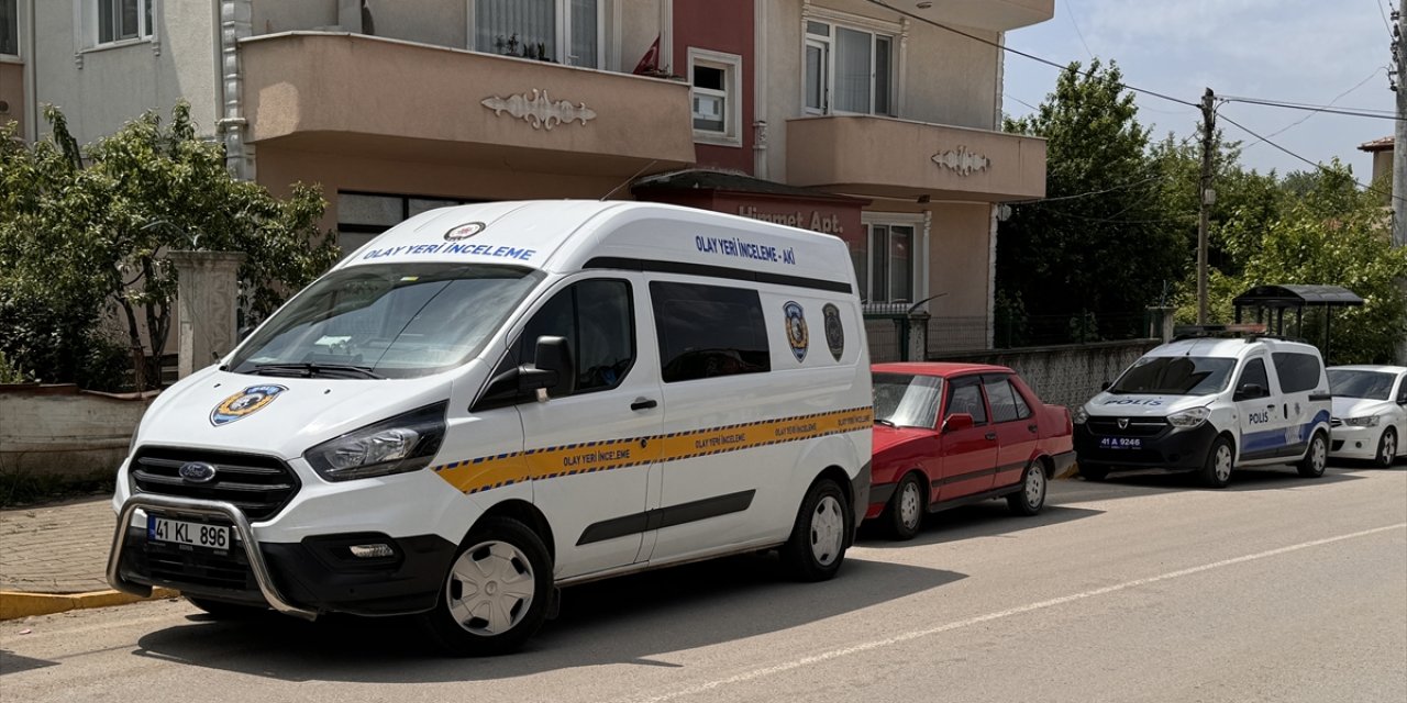 Kocaeli'de evinde hareketsiz bulunan yatalak genç kız hastanede öldü