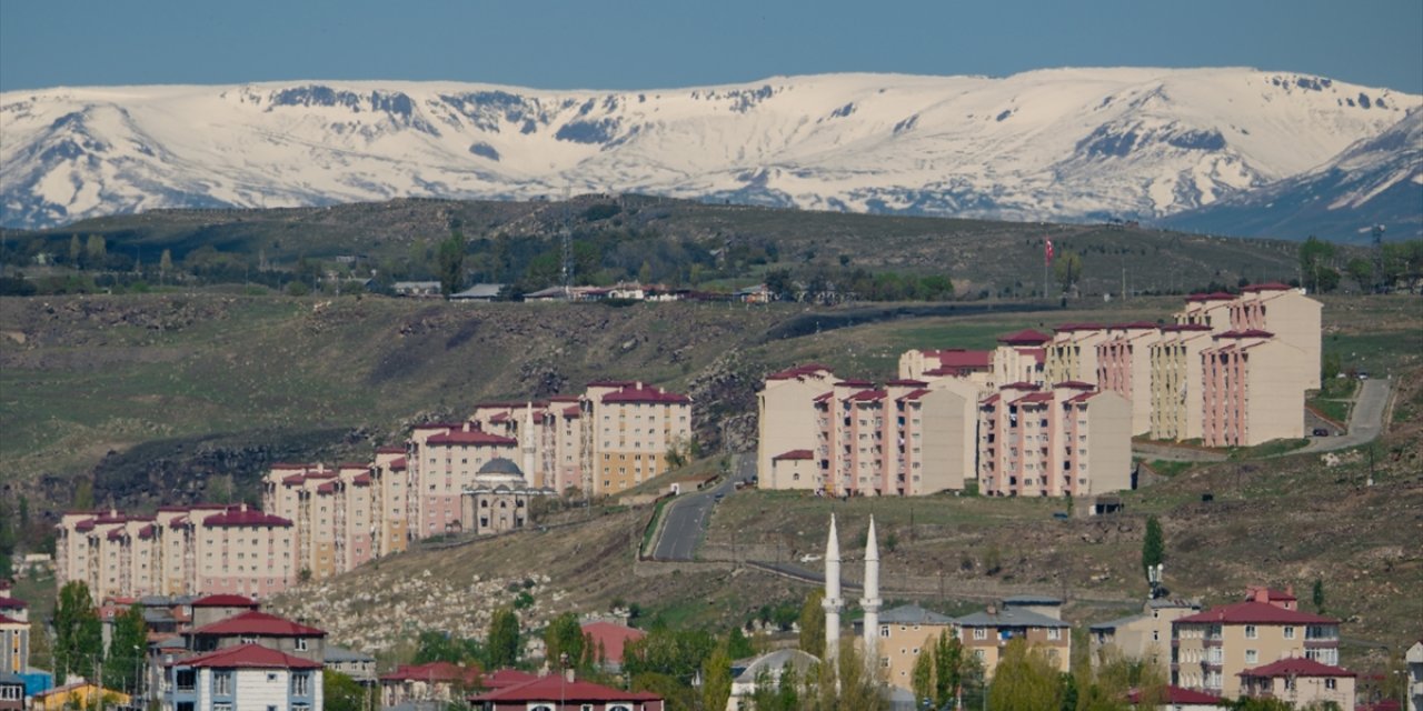 Kars'ta kar yağışı ve soğuk hava etkili oldu