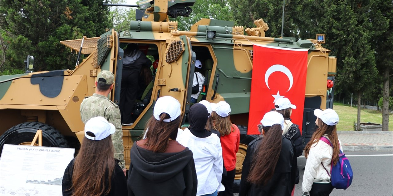 Tekirdağ'da öğrencilere Türk Silahlı Kuvvetleri envanterindeki yerli araç ve teçhizatlar tanıtıldı
