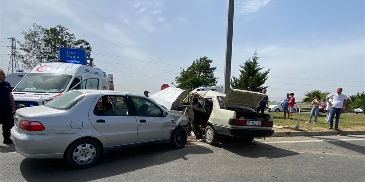 Aydın'da iki otomobilin çarpıştığı kazada 7 kişi yaralandı