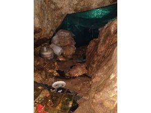 Şırnak'ta teröristlerin kullandığı 3 katlı mağara kullanılamaz hale getirildi